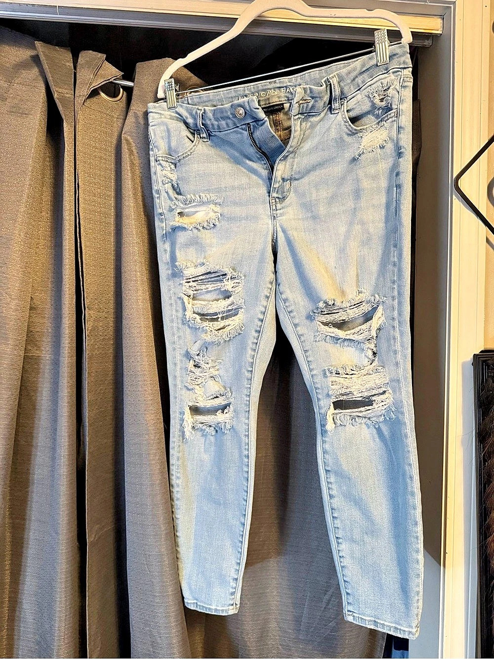 American Eagle Distressed Skinny Jeans Blue Size 14 xshort
